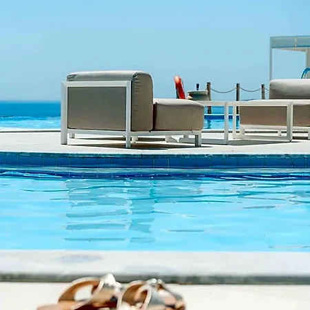 White Donkey Boutique 4*